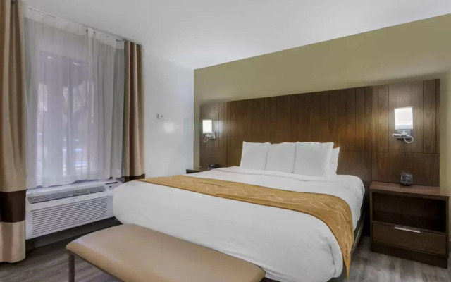Comfort Suites at Sabino Canyon