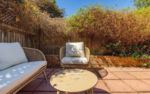 The Fulham Bolthole - Beckoning 2bdr Flat With Garden