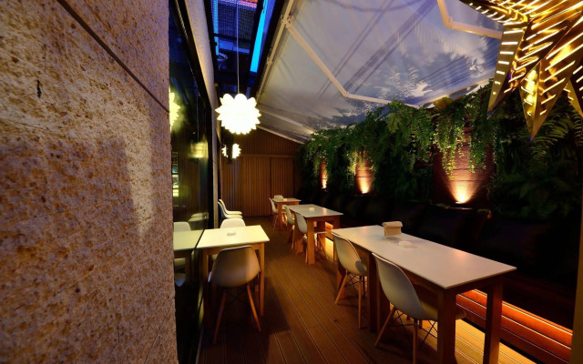 Bizotel Premier Hotel & Residence
