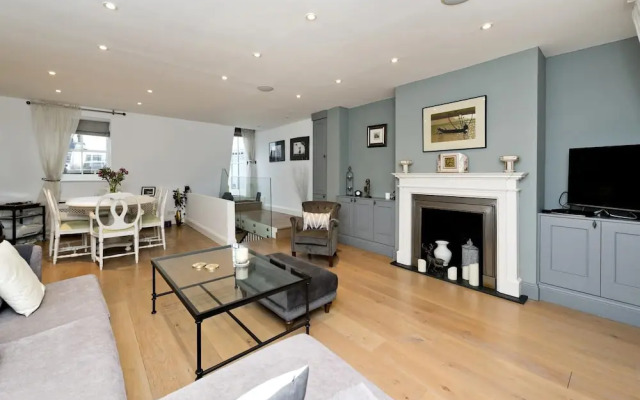 Fantastic 2bed Flat With Private Roof Terrace