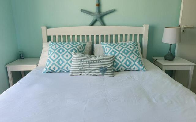 Sea and Mountain View Apartment