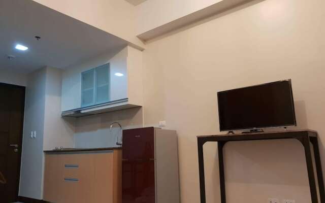 Condo 101 at NewPort City
