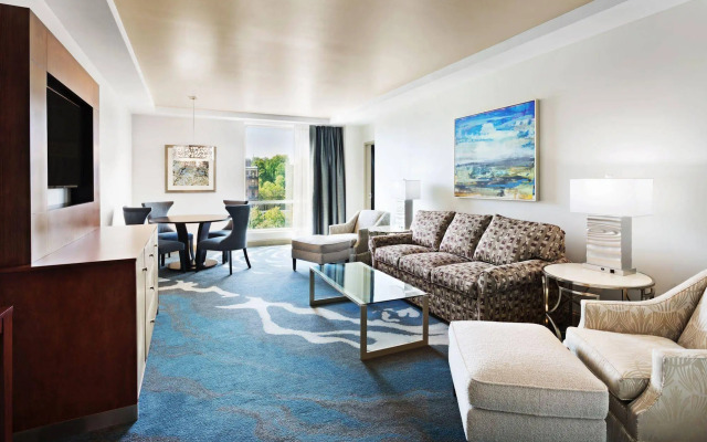 THE TENNESSEAN Hotel