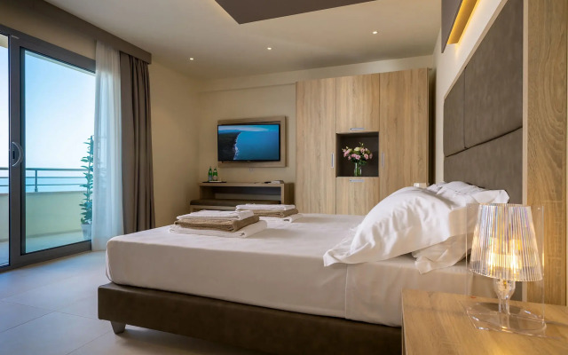 Palace Lido Hotel & Suites
