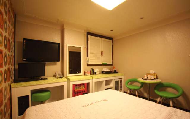 Rose Motel