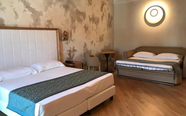 Ca' Uberti Palace Hotel , Mantegna Hotels