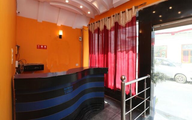 OYO 9847 Hotel Blue Empire