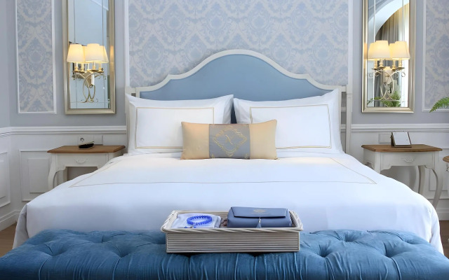 Noor Hotel