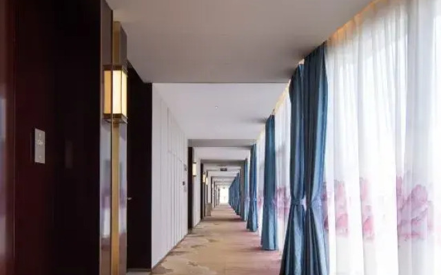 Yibang Peninsula Hotel