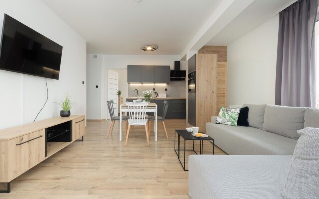 Kapitański Mostek by Renters