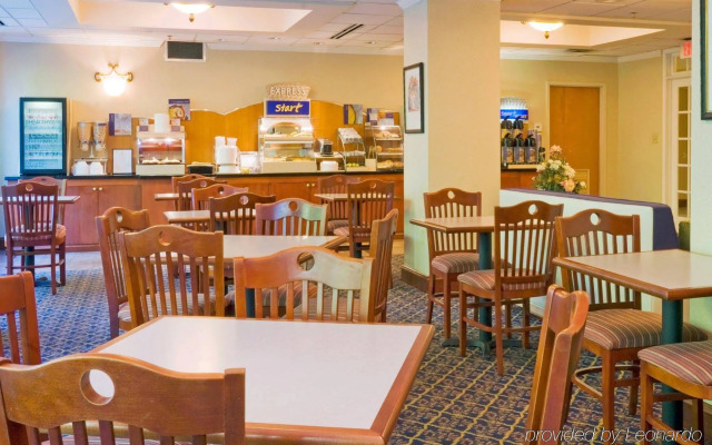Holiday Inn Express Hotel & Suites Emporia by IHG