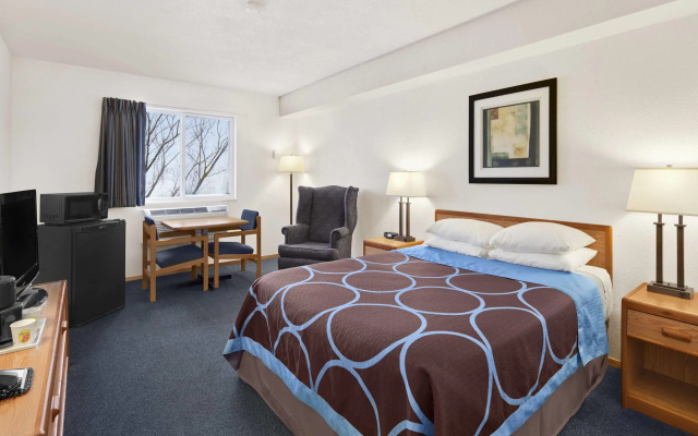 Super 8 by Wyndham Swift Current