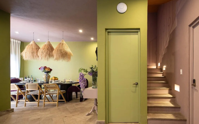 Vibrant 3Bed Villa - A Deco Retreat