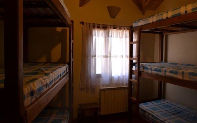 Camping y Hostal El Ovejero
