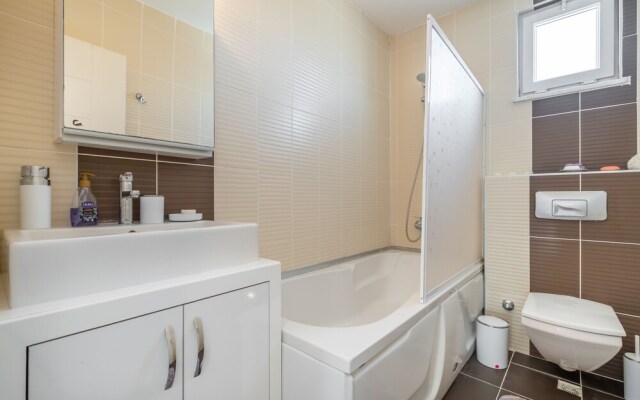 Villa Aris by Villatatilin