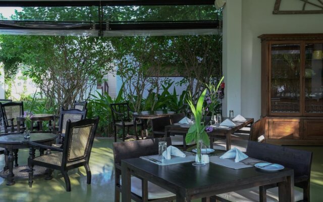 Calamansi Cove Villas