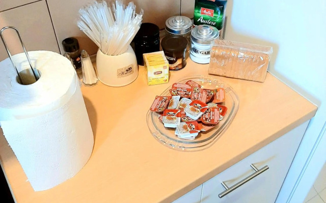 Crystal Cherry Apartment