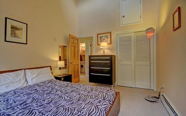 Sundance 4 3 Br townhouse by RedAwning