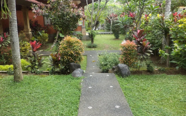 Merthayasa Bungalows