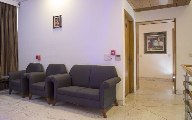 FabHotel Raj Darbar Iffco