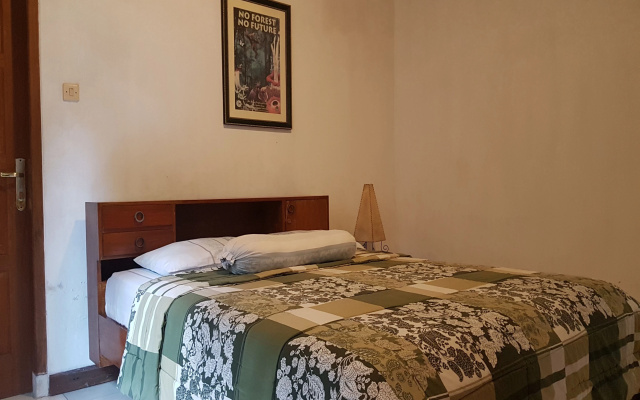 OYO 90017 Villa Mawar Asri