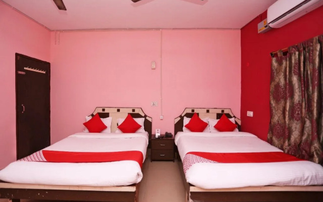 OYO 13624 Kapoors Plaza Guest House