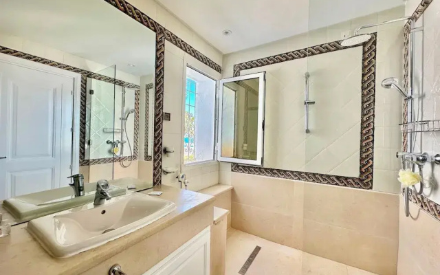 Villa Neptune Pour 8 Pieds Dans l eau Carthage