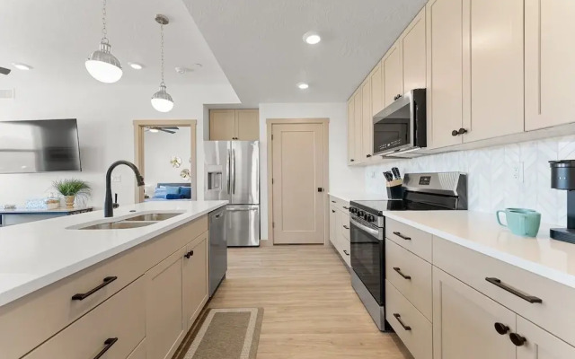 Sweet Retreat 3 Bedroom Condo