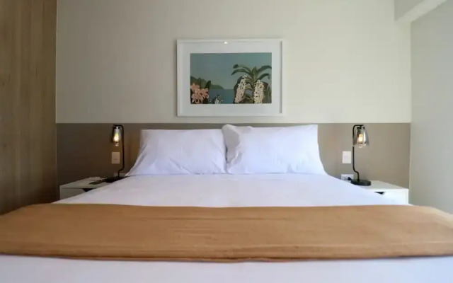 w Spectacular 2BR With Balcony in Miraflores