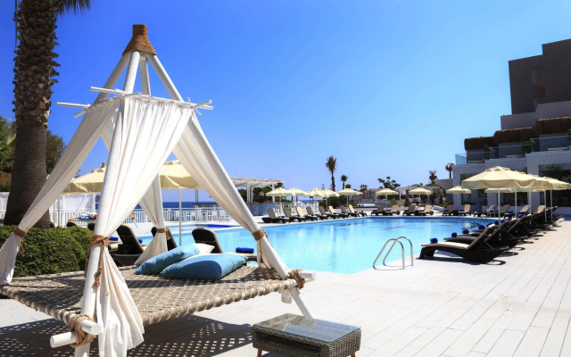 Design Plus Seya Beach Hotel