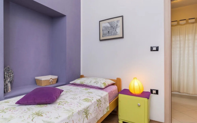 Apartment With Private Pool in Pula
