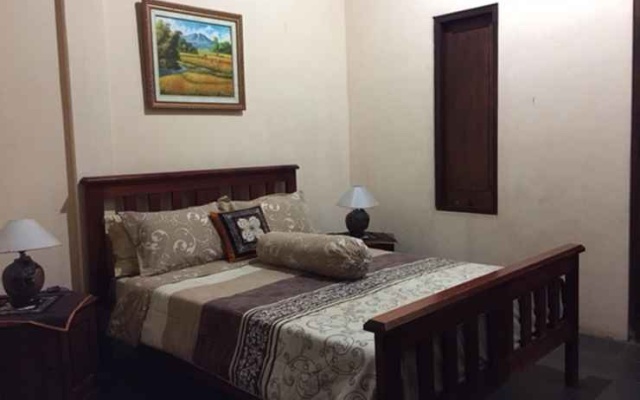 Villa 3 Bedroom at Joglo Java – Guest Rooms – Semarang