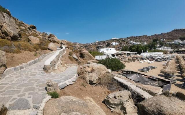1Path Pelican Mykonos Super Paradise Beach House