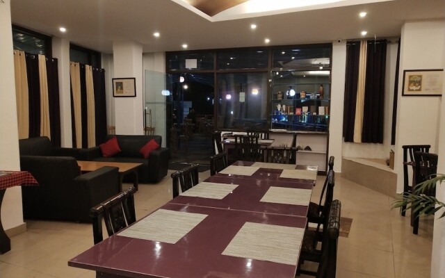 M Hotel & Restaurant