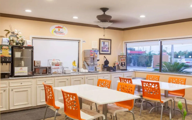 Platinum Inn & Suites Willowbrook Houston