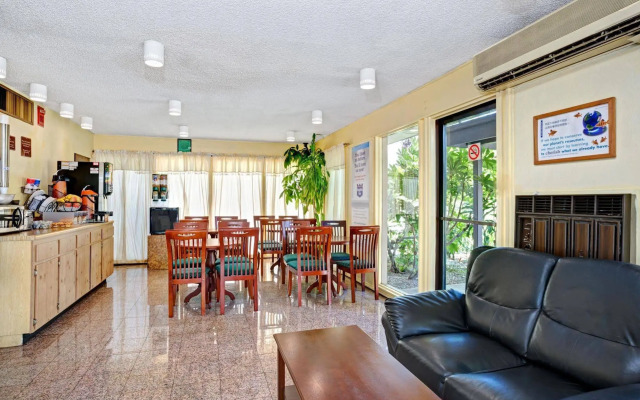 Knights Inn Claremont