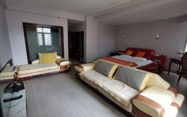 Liangyou Hotel