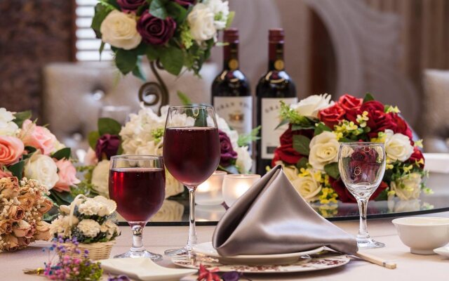 Golden Tulip - Aesthetics