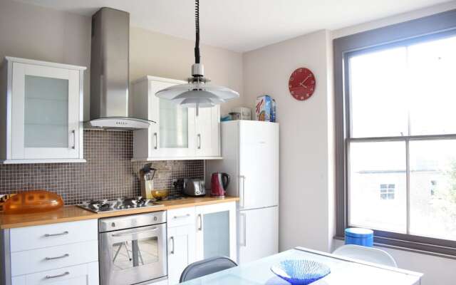 2 Bedroom In Shepherds Bush