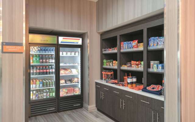 La Quinta Inn & Suites by Wyndham Opelika Auburn