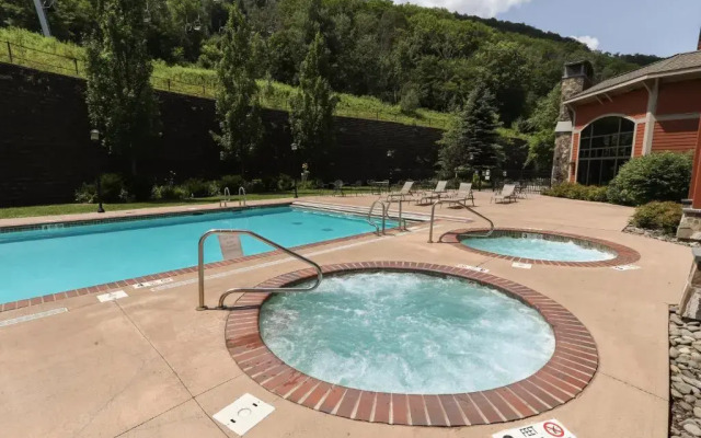 Kaatskill Mountain Club And Condos By Hunter Mount