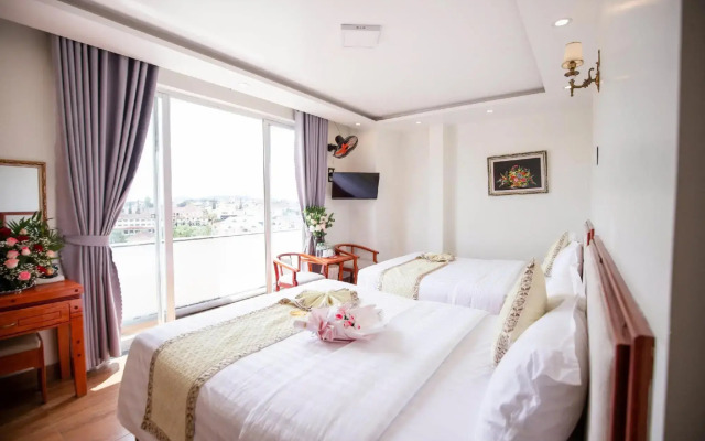 Nhat Tan Hotel