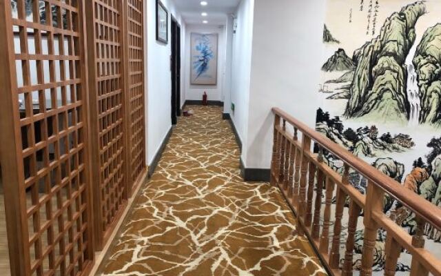 Qingyang Jingyi Hotel