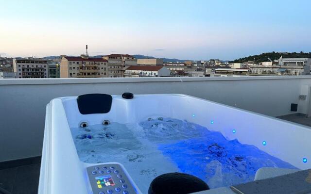 18 Dante Luxury Suites