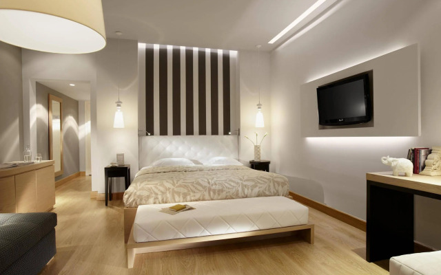 MarBella, Mar-Bella Collection Hotel