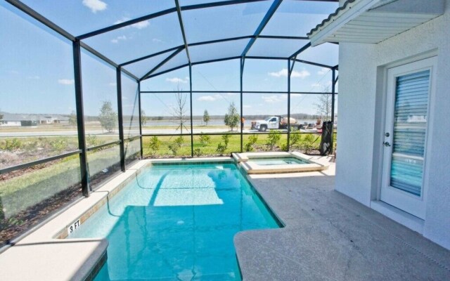 4839 Kings Castle Circle 5 Bedroom Home