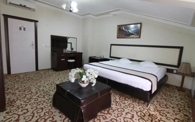 Teona Hotel