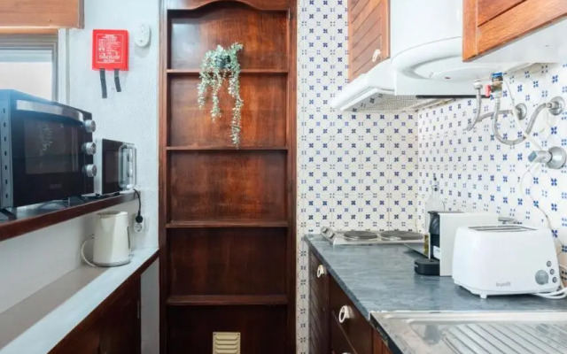 Cozy 1BDR with Spacious Balcony & Pool, Vilamoura