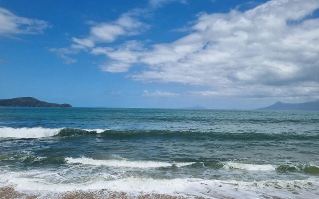 Apto em frente à praia em Caraguatatuba