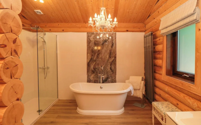 Wainstones Lodge 2